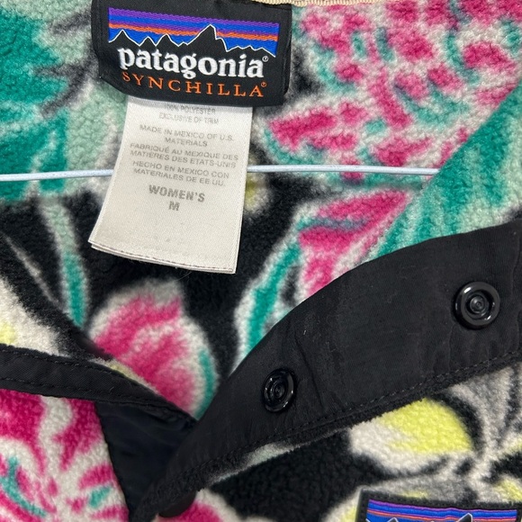 Patagonia Women's Floral Fleece Jacket - Black, Pink, Green - Picture 2 of 3